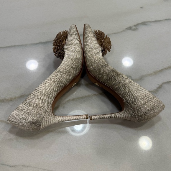 Michael Kors Lolita Heels Size 9.5 Metallic Gold Pom NWOB - Picture 7 of 13